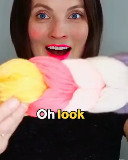 Captions on her words, the key word in yellow: Oh look, at this, beautiful